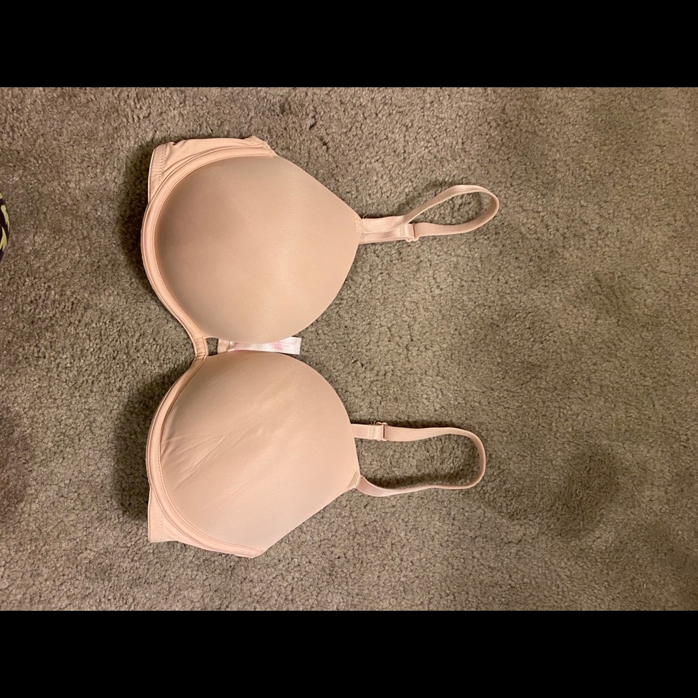 VS PINK SUPER PUSH UP